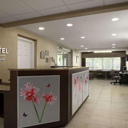 Microtel Inn & Suites By Wyndham Mineral Wells/Parkersburg מראה חיצוני תמונה