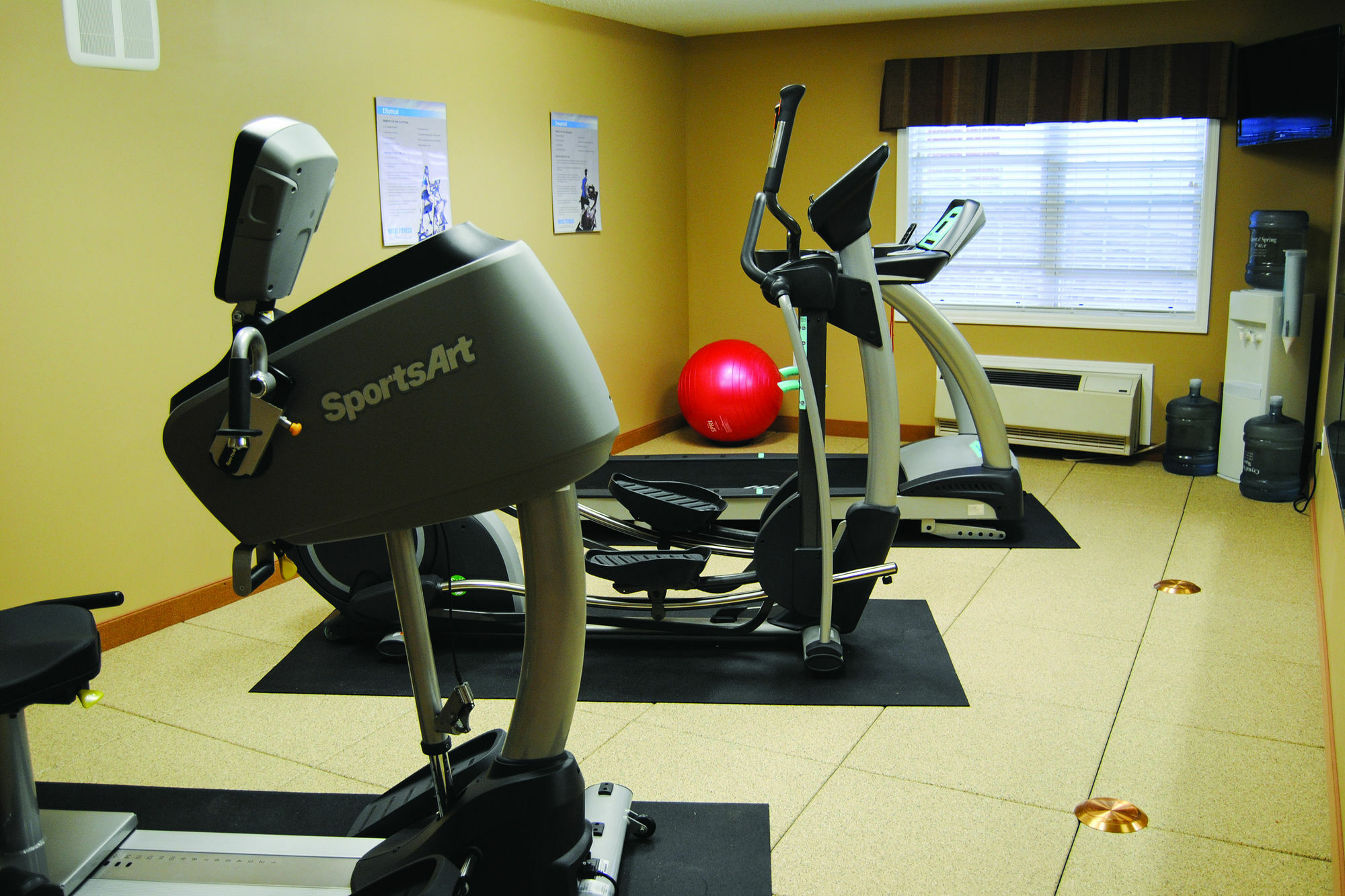 Microtel Inn & Suites By Wyndham Mineral Wells/Parkersburg מראה חיצוני תמונה