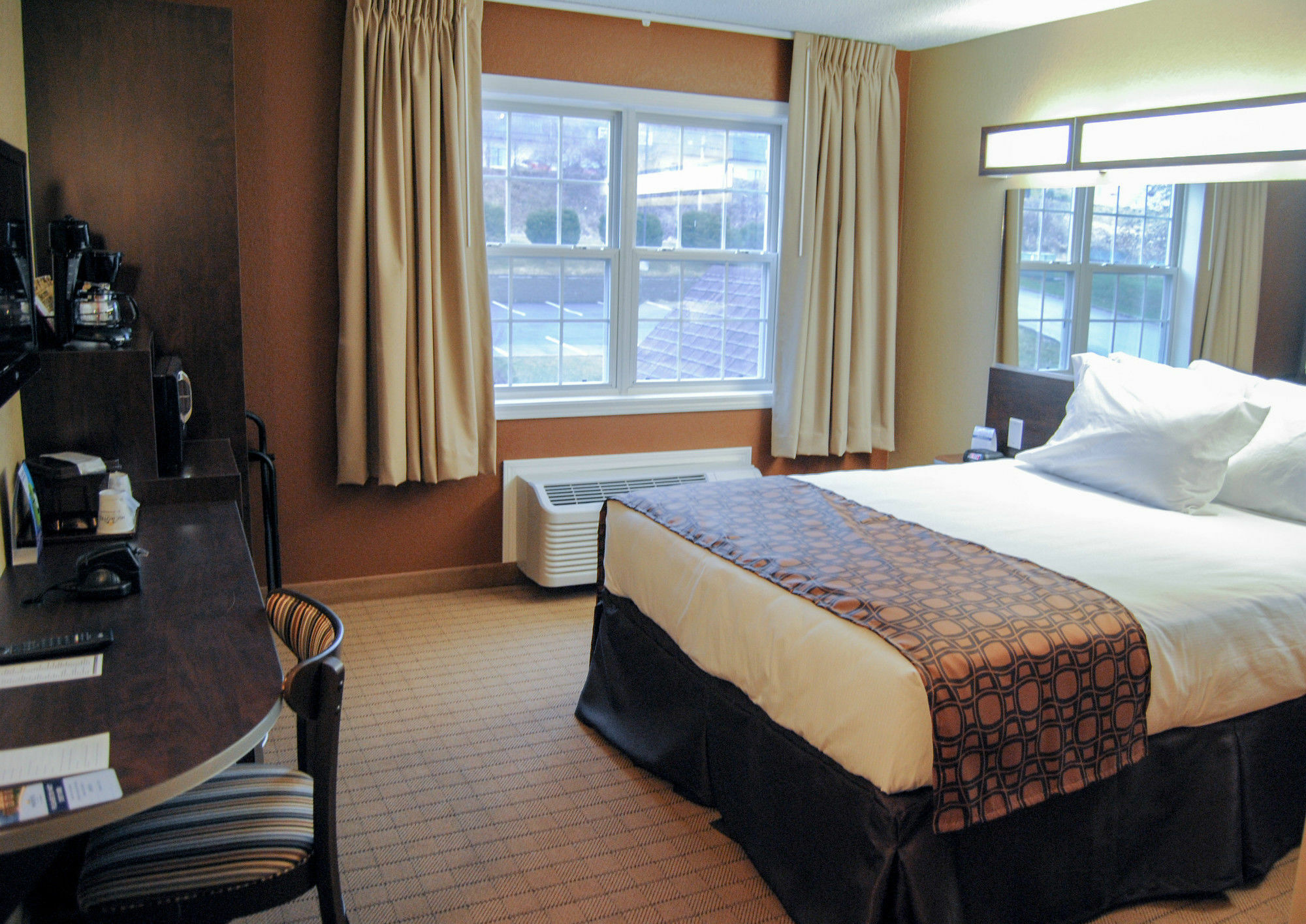 Microtel Inn & Suites By Wyndham Mineral Wells/Parkersburg מראה חיצוני תמונה