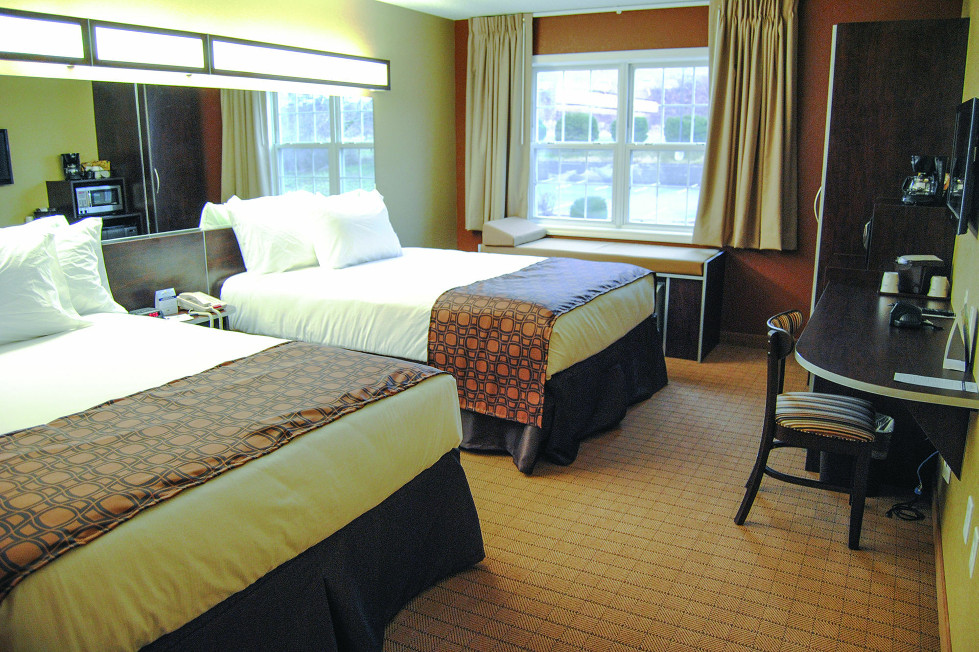 Microtel Inn & Suites By Wyndham Mineral Wells/Parkersburg מראה חיצוני תמונה